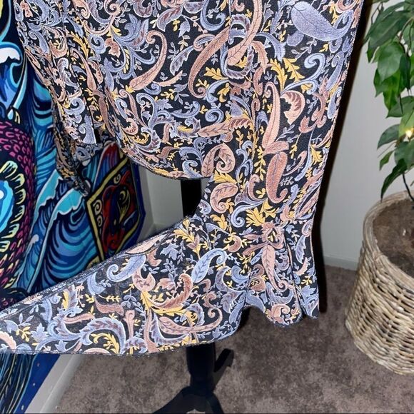 Trilogy button down ruched long bell sleeve Lg - Picture 6 of 10